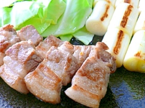 豚バラと焼きネギのレモンドレッシングサラダ